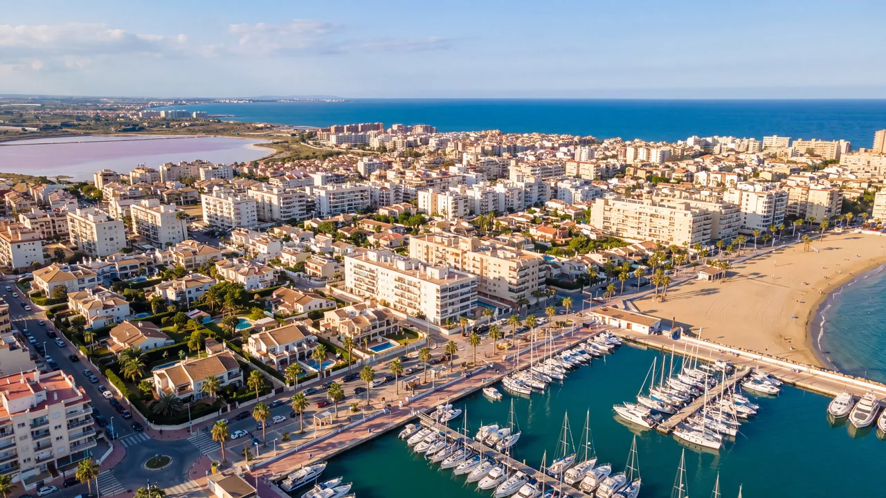 Luchtfoto van Torrevieja aan de Spaanse kust