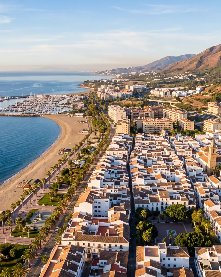Luchtfoto van Estepona aan de Spaanse kust